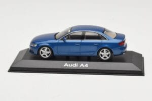 Audi A4 B8 3.2 Quattro Aruba Blue Minichamps 1:43 5010704123 Metaal