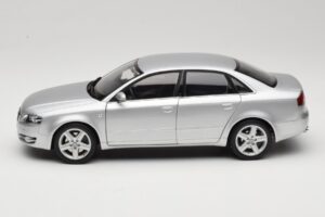 Audi A4 B8 3.2 Quattro Zilver Minichamps 1:18 5010404115 Metaal — afbeelding 4 van 8