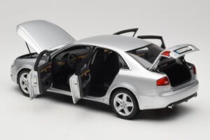 Audi A4 B8 3.2 Quattro Zilver Minichamps 1:18 5010404115 Metaal — afbeelding 5 van 8