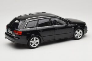 Audi A4 B8 Avant 3.2 Quattro Zwart Minichamps 1:18 5010404225 Metaal — afbeelding 3 van 8