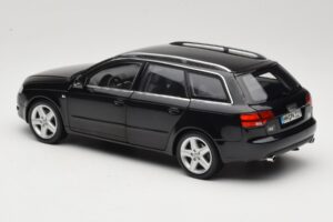 Audi A4 B8 Avant 3.2 Quattro Zwart Minichamps 1:18 5010404225 Metaal — afbeelding 7 van 8