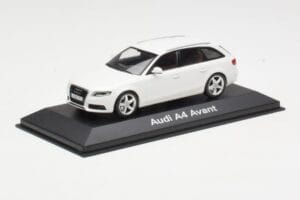 Audi A4 B8 Avant Ibis White Minichamps 1:43 5010804213 Metaal — afbeelding 2 van 4