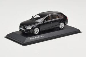Audi A4 B8 Avant Phantom Black Minichamps 1:43 5011204223 Metaal — afbeelding 2 van 4