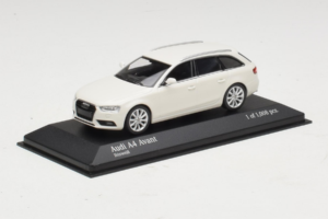 Audi A4 B8 Avant Wit Minichamps 1:43 410011010 Metaal — afbeelding 2 van 5