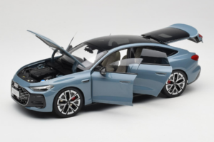 Audi A5L Sportback Grijsblauw OEM 1:18 ZAM60004B Metaal — afbeelding 2 van 8