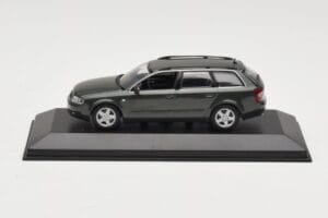 Audi A6 C5 Avant Donkergrijs Minichamps 1:43 AUDI006 Metaal