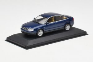 Audi A6 C5 Donkerblauw Minichamps 1:43 132093 Metaal — afbeelding 2 van 4
