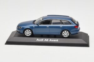 Audi A6 C6 Avant Stratos Blue Minichamps 1:43 5010406223 Metaal
