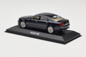 Audi A8 D3 Blue Metallic Light Interior Minichamps 1:43 20000001386003 Metaal — afbeelding 3 van 4