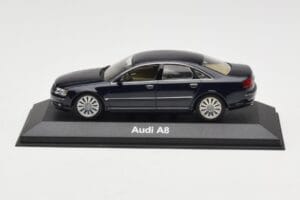 Audi A8 D3 Blue Metallic Light Interior Minichamps 1:43 20000001386003 Metaal