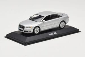 Audi A8 D3 Licht Zilver Minichamps 1:43 5010508113 Metaal — afbeelding 2 van 4