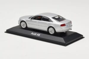 Audi A8 D3 Licht Zilver Minichamps 1:43 5010508113 Metaal — afbeelding 3 van 4
