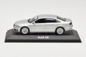 Audi A8 D3 Licht Zilver Minichamps 1:43 5010508113 Metaal
