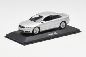Audi A8 D3 Zilver Minichamps 1:43 20000001386001 Metaal — afbeelding 2 van 4