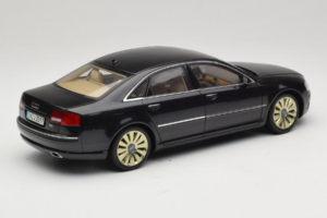 Audi A8 D3 W12 Zwart Kyosho 1:18 5010508135 Metaal — afbeelding 3 van 8