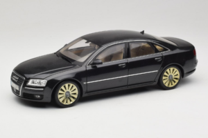 Audi A8 D3 W12 Zwart Kyosho 1:18 5010508135 Metaal