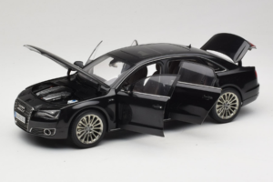 Audi A8L D3 W12 Phantom Black Kyosho 1:18 5011008125 Metaal — afbeelding 2 van 8