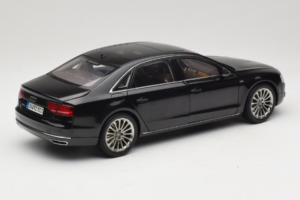 Audi A8L D3 W12 Phantom Black Kyosho 1:18 5011008125 Metaal — afbeelding 3 van 8