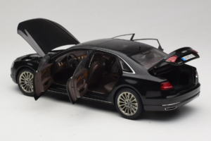 Audi A8L D3 W12 Phantom Black Kyosho 1:18 5011008125 Metaal — afbeelding 5 van 8