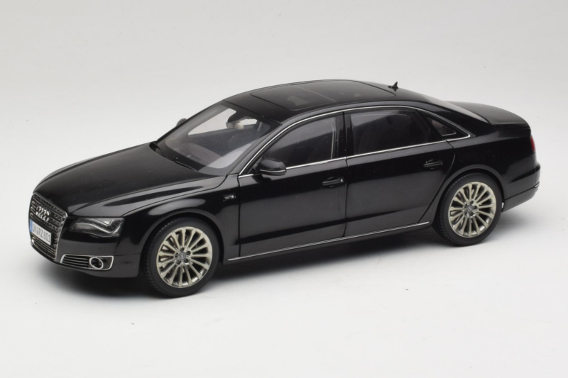 Audi A8L D3 W12 Phantom Black Kyosho 1:18 5011008125 Metaal