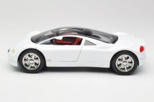 Audi Avus Quattro Alpine White Revell 1:18 08913 Metaal — afbeelding 4 van 8