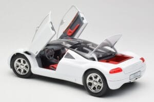 Audi Avus Quattro Alpine White Revell 1:18 08913 Metaal — afbeelding 5 van 8