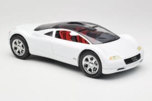 Audi Avus Quattro Alpine White Revell 1:18 08913 Metaal — afbeelding 6 van 8