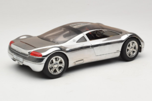Audi Avus Quattro Chrome Silver Revell 1:18 08913-C1 Metaal — afbeelding 3 van 8