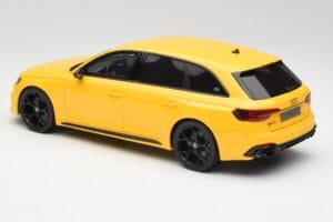 Audi RS4 B9 Avant 25e Jubileum Vegas Geel GT Spirit 1:18 GT935 Hars — afbeelding 5 van 6