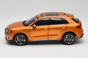 Audi Q3 F3 Orange Metallic Paudi Model 1:18 05962Q32019 Metaal — afbeelding 4 van 8