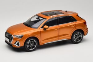 Audi Q3 F3 Orange Metallic Paudi Model 1:18 05962Q32019 Metaal