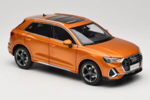 Audi Q3 F3 Orange Metallic Paudi Model 1:18 05962Q32019 Metaal — afbeelding 6 van 8