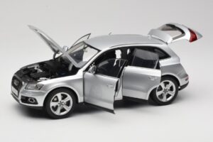 Audi Q5 8R Ice Silver Kyosho 1:18 09242IS Metaal — afbeelding 2 van 8