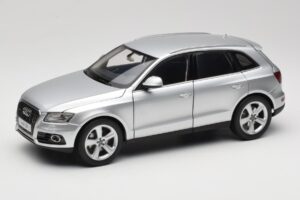 Audi Q5 8R Ice Silver Kyosho 1:18 09242IS Metaal