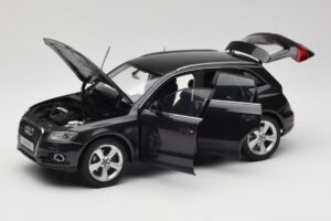Audi Q5 8R Lava Grey Kyosho 1:18 09242LG Metaal — afbeelding 2 van 8