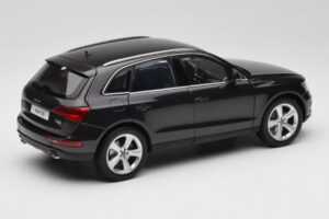 Audi Q5 8R Lava Grey Kyosho 1:18 09242LG Metaal — afbeelding 3 van 8