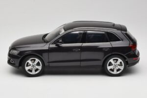 Audi Q5 8R Lava Grey Kyosho 1:18 09242LG Metaal — afbeelding 4 van 8