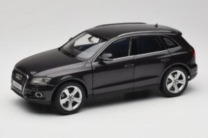 Audi Q5 8R Lava Grey Kyosho 1:18 09242LG Metaal