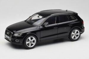 Audi Q5 8R Phantom Black Kyosho 1:18 09242BK Metaal