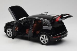 Audi Q5 8R Phantom Black Kyosho 1:18 09242BK Metaal — afbeelding 5 van 8
