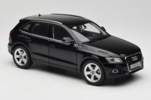 Audi Q5 8R Phantom Black Kyosho 1:18 09242BK Metaal — afbeelding 6 van 8