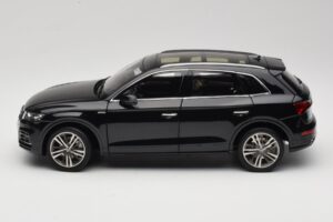 Audi Q5L FY Zwart Paudi Model 1:18 26732 Metaal — afbeelding 4 van 8