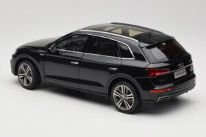 Audi Q5L FY Zwart Paudi Model 1:18 26732 Metaal — afbeelding 7 van 8