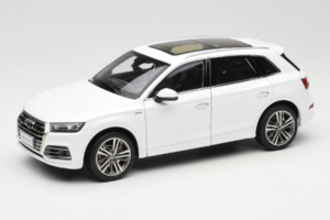 Audi Q5L FY Wit Paudi Model 1:18 30694 Metaal