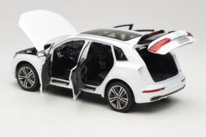 Audi Q5L FY Wit Paudi Model 1:18 30694 Metaal — afbeelding 5 van 8