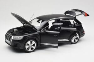 Audi Q7 4M Mat Zwart Minichamps 1:18 110014001 Metaal — afbeelding 2 van 8
