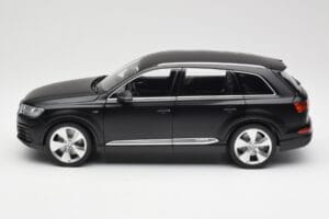 Audi Q7 4M Mat Zwart Minichamps 1:18 110014001 Metaal — afbeelding 4 van 8