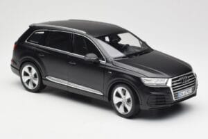 Audi Q7 4M Mat Zwart Minichamps 1:18 110014001 Metaal — afbeelding 6 van 8