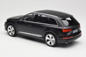 Audi Q7 4M Mat Zwart Minichamps 1:18 110014001 Metaal — afbeelding 7 van 8