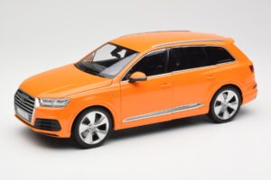 Audi Q7 4M Oranje Metallic Minichamps 1:18 110014004 Metaal